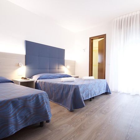 Hotel Serenella Lido di Jesolo Bagian luar foto