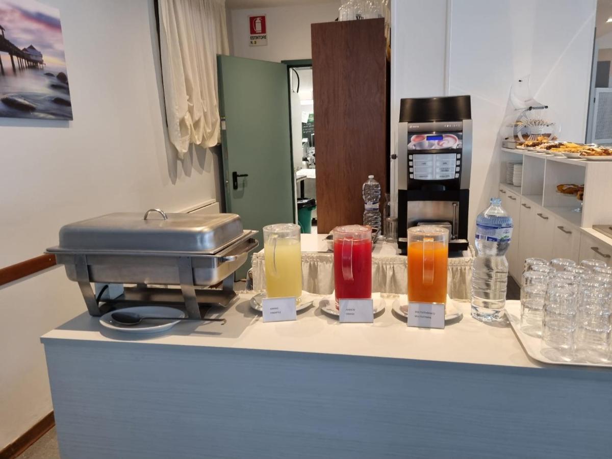 Hotel Serenella Lido di Jesolo Bagian luar foto