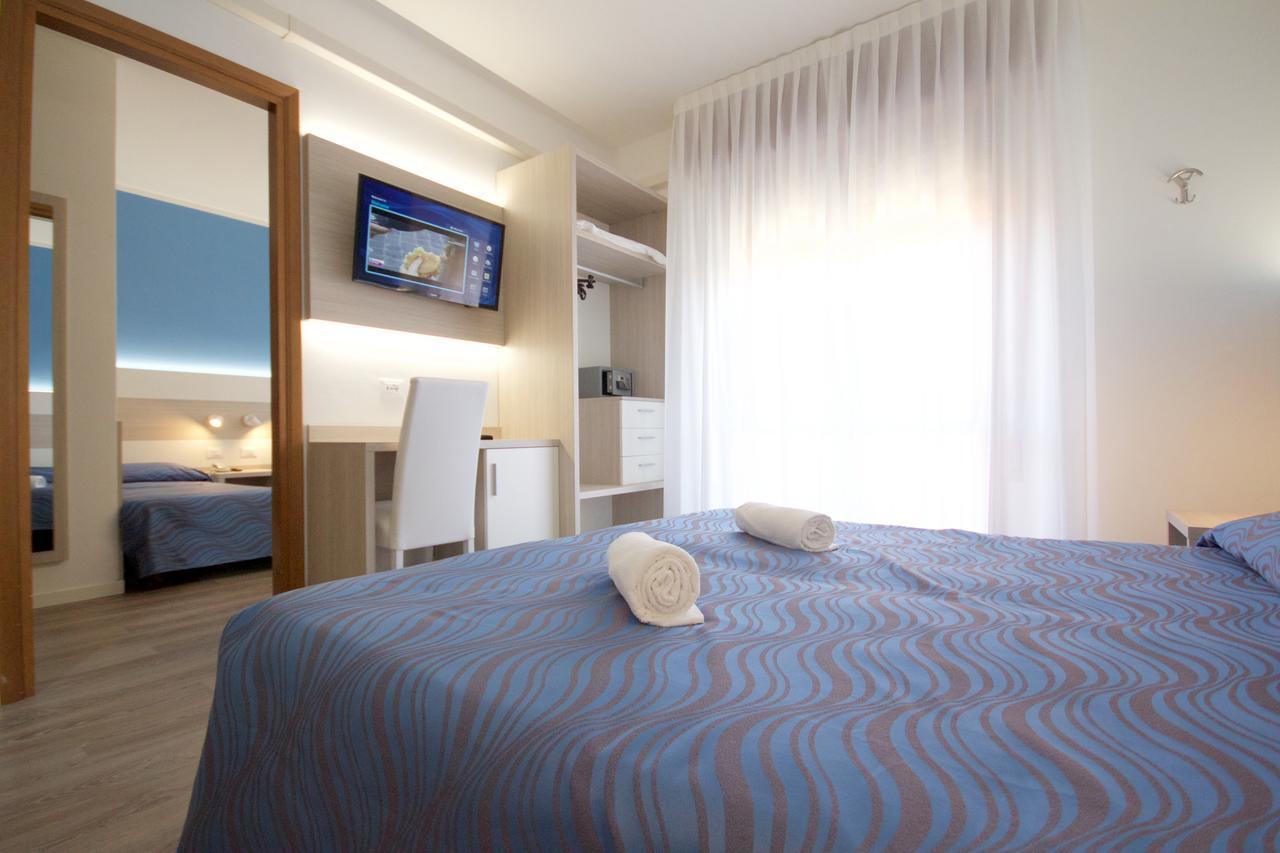 Hotel Serenella Lido di Jesolo Bagian luar foto