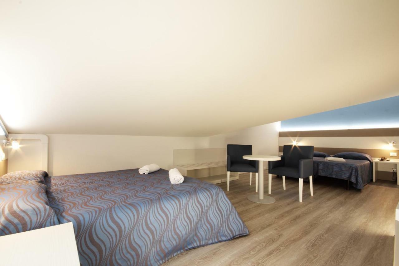 Hotel Serenella Lido di Jesolo Bagian luar foto