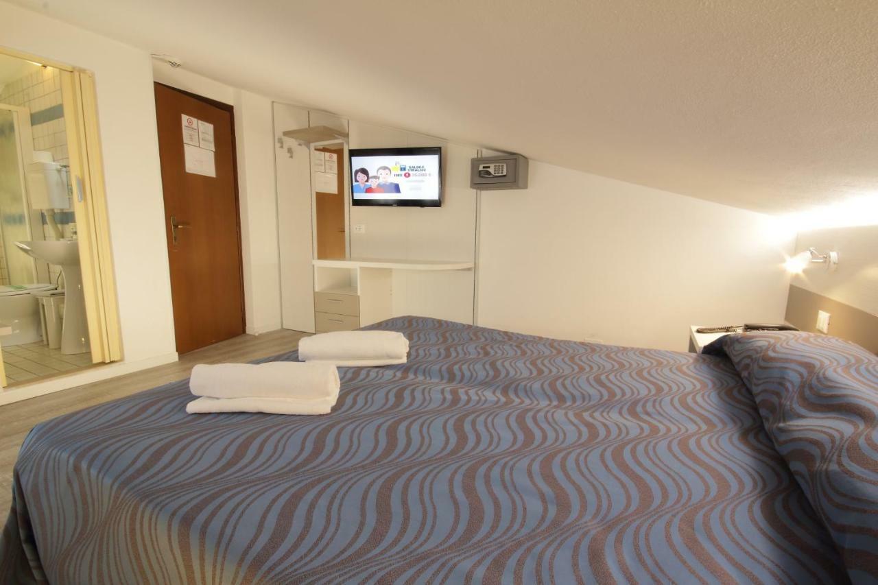 Hotel Serenella Lido di Jesolo Bagian luar foto