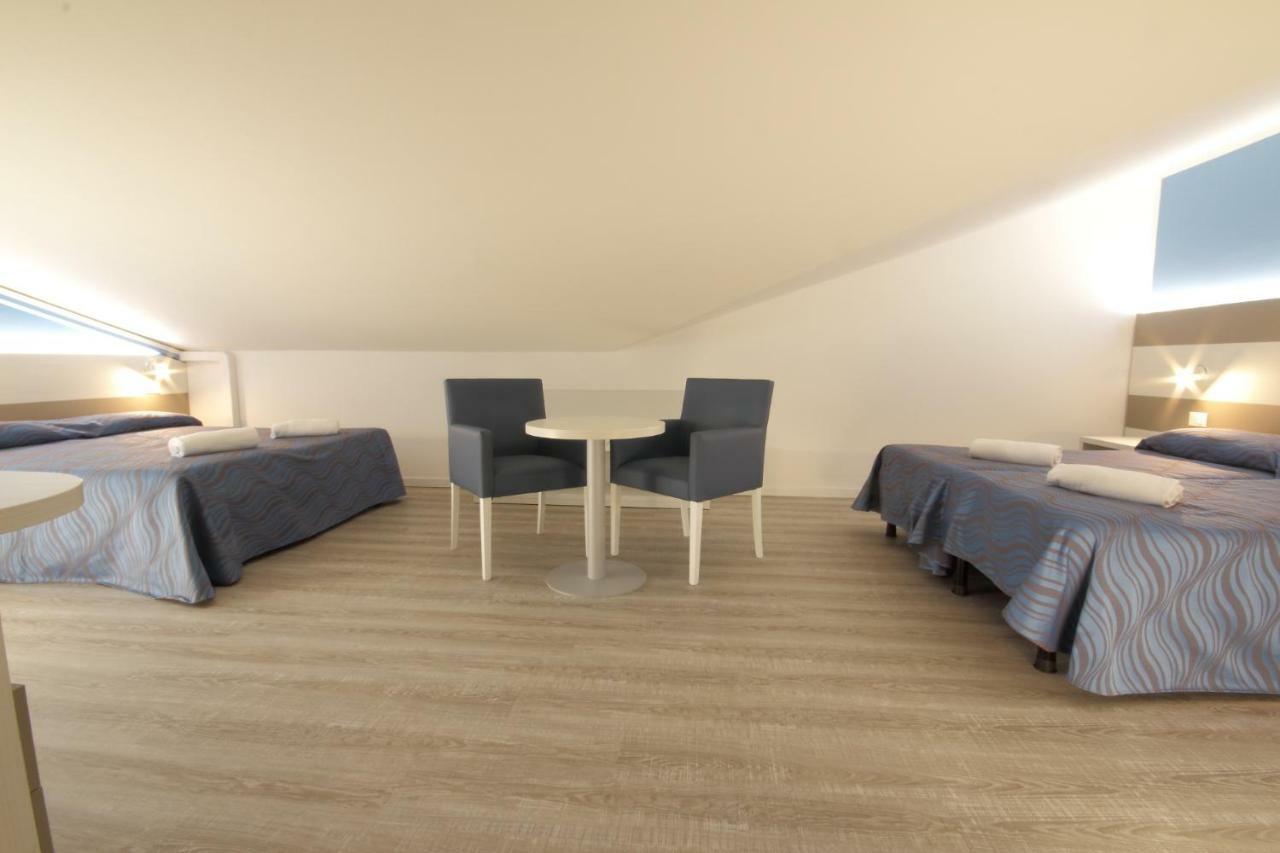 Hotel Serenella Lido di Jesolo Bagian luar foto